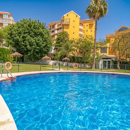 Apartment Awesome In Benalmádena