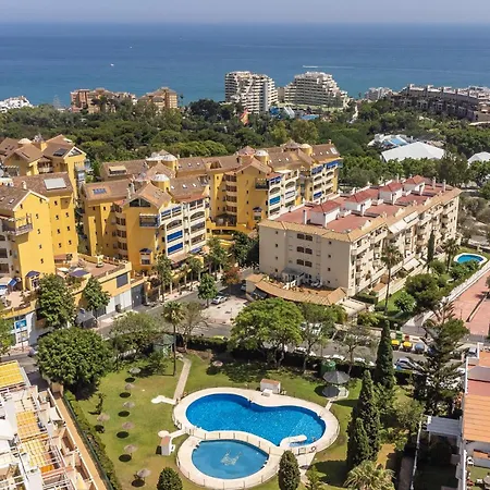 Apartment Awesome In Benalmádena